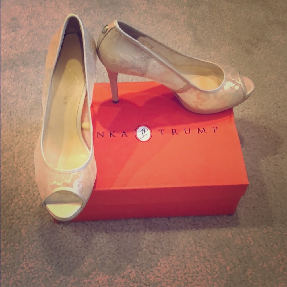 Never worn Ivanka Trump ivory heels